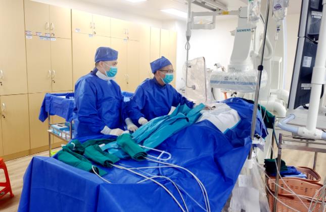  糖心vlog
开展首台射频消融术