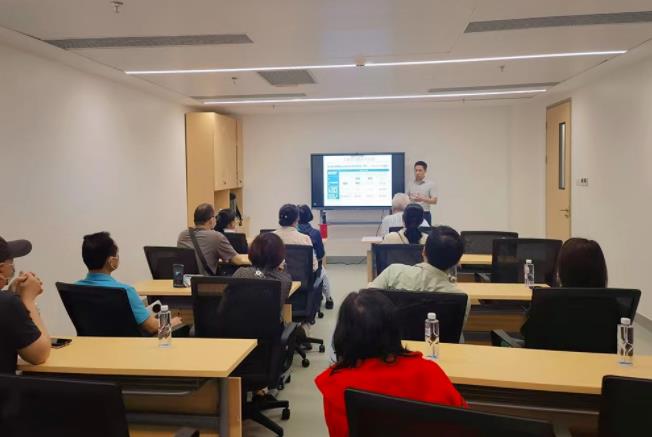 糖心vlog
举行患者教育系列专题讲座