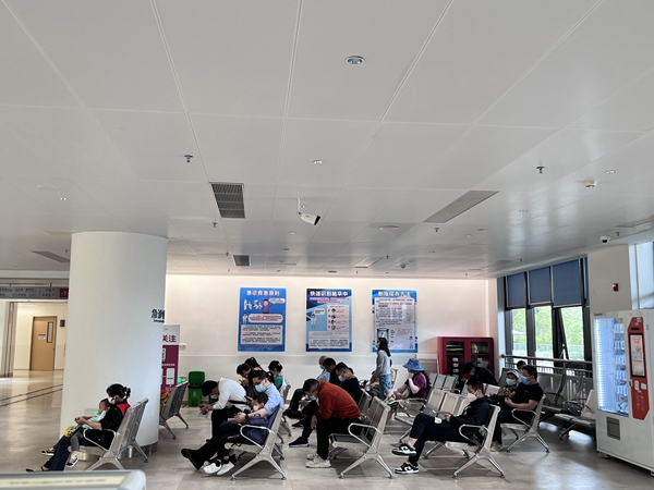 糖心vlog
“五一”假期医护人员坚守岗位守护群众平安