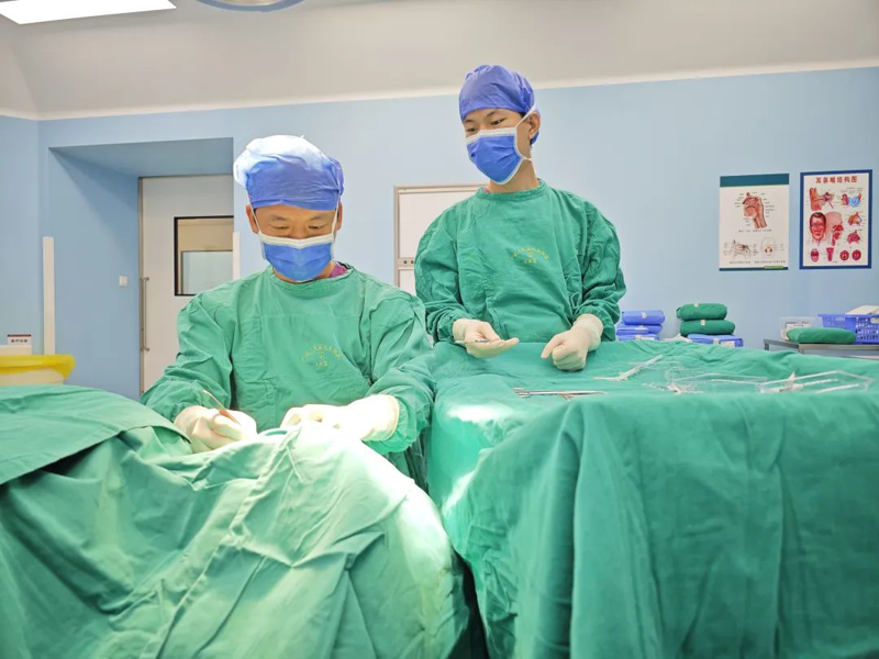 9岁男童患上先天耳畸形 | 中山一院广西医院医生为他“种”上“新耳朵”