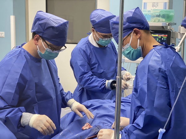 男子触电呼吸心跳骤停 我院ECMO团队上演生死大逆转